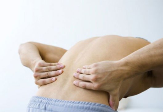 Bệnh đau lưng khi ngủ dậy khiến bạn gặp nhiều hạ chế trong sinh hoạt và công việc